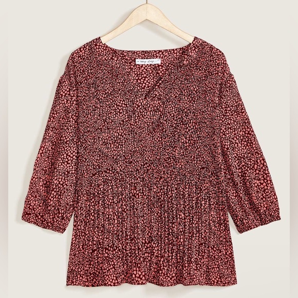 4X Printed Heart Blouse with Swingy Pleats from the In Every Story line at PENN - Picture 17 of 17